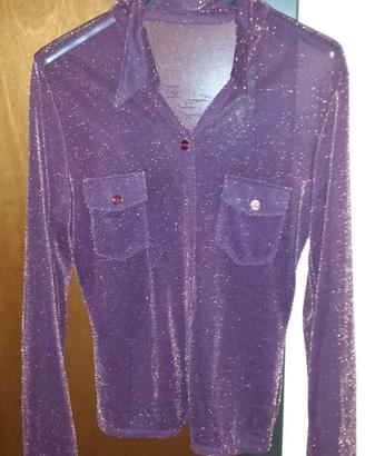 Camicia fucsia trasparene o camicia disegni