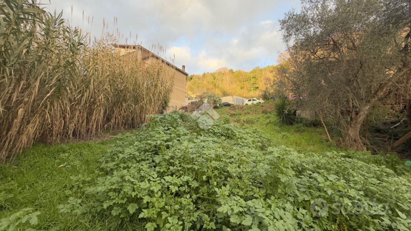 TER. RESIDENZIALE A CASTELNUOVO DI PORTO - Vista 4