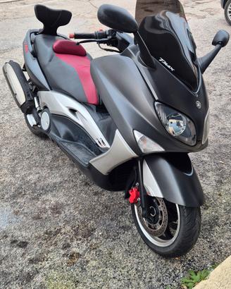 Yamaha T-Max Black Max