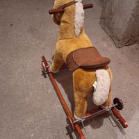 Cavalluccio a dondolo cavalcabile (legno+peluche)