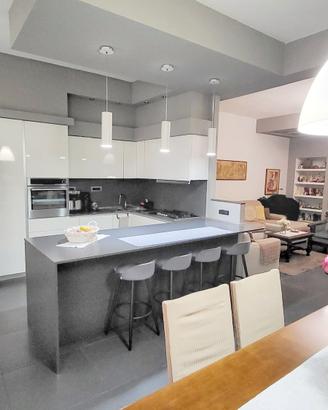 Palazzina ristrutturata 2022, 275 mq, 4 bagni