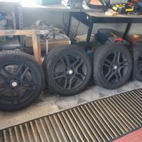 4 gomme Nexen su cerchi 