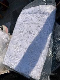 Copriletti all’uncinetto doppi e un singolo