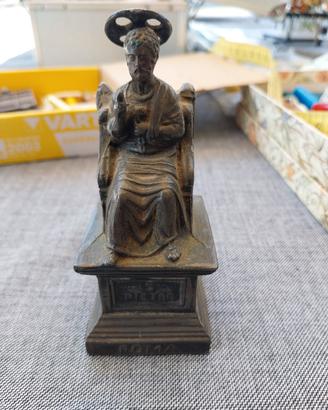 statua in metallo