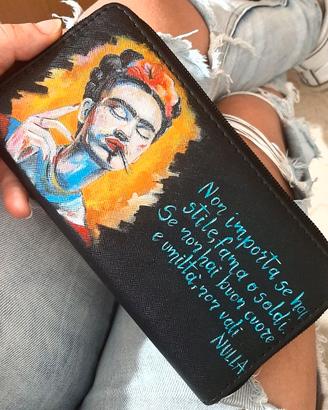 Portafogli dipinto a mano