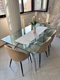Tavolo in vetro