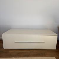 Mobile bianco