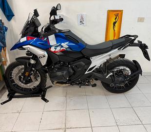 Cavalletto blocca ruota moto max 450 kg