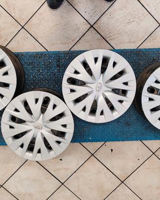 cerchi borchie yaris toyota 185 65 r15