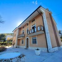 Villa singola con ampio giardino - Contrada Foce