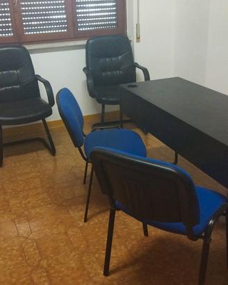 Arredo ufficio completo-Scrivanie, armadio, ecc