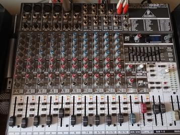 Mixer Behringer Xenyx 1832 FX
