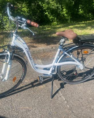 E bike city trekking donna Cicli Cinzia