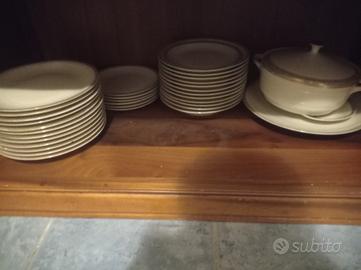 servizio di Piatti placcato in oro 