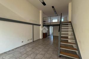 NEGOZIO A AGRATE BRIANZA