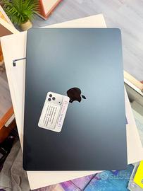 MacBook Air 15 2024 M3 15,3 pollici 8-512GB usato