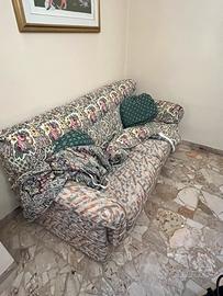 Divano tre posti