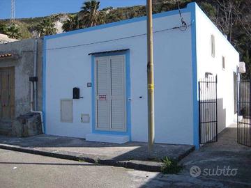 Lipari bilocale sul mare LIBERO DAL 15 AGOSTO