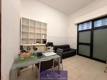 Oltre 3 vetrine a Firenze