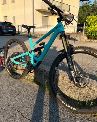 YT industries Capra Core 4