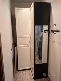 ARMADIO IKEA PAX AD ANGOLO NERO ANTE BIANCHE