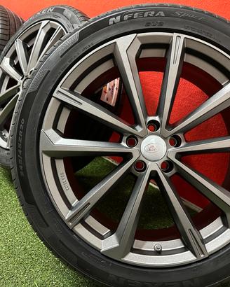 Cerchi Range Rover Evoque Gomme Estive 245 45 20