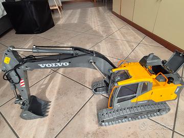 Escavatore radiocomandato Volvo