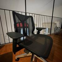 Sedia Cosm di Herman Miller