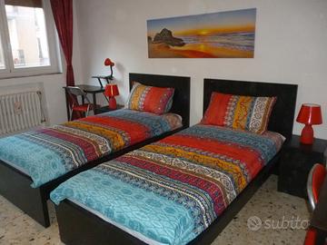 Due-posti-letto,in-stanza-doppia-arredata,vic:staz