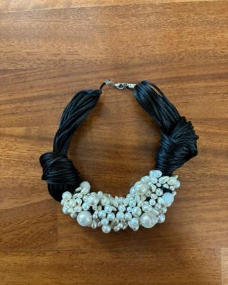 Collana con perle bianche