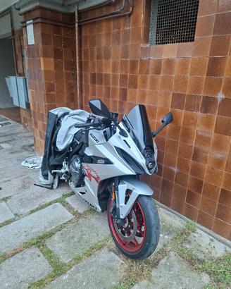Suzuki Gsx 8r 