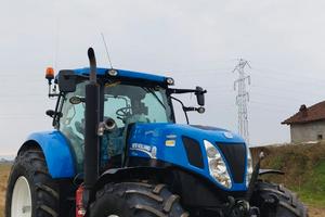 Trattore  agricolo
