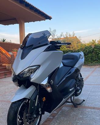 Yamaha tmax 530