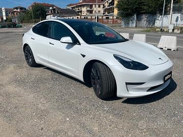 TESLA MODEL 3 PERFORMANCE