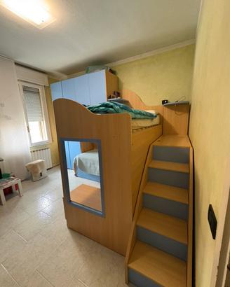 Cameretta con soppalco