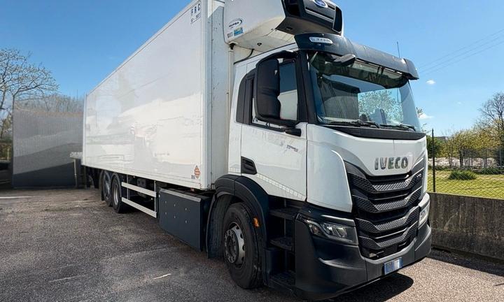 IVECO Furgone Isotermico Metal Plast Metano
