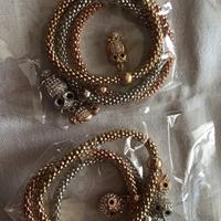 Braccialetti a tre cerchi con ciondoli