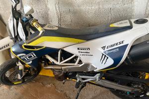 Husqvarna 701 super motard