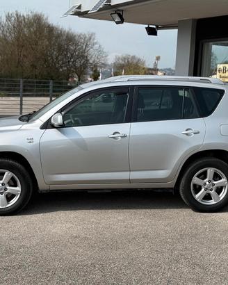 Toyota RAV4 D-4D 136 CV Sol BUONE CONDIZIONI