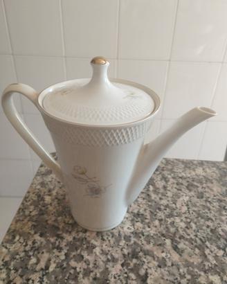teiera e  bricco porta latte vintage