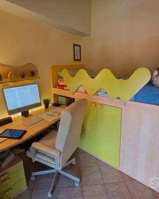 Cameretta con letto rialzato