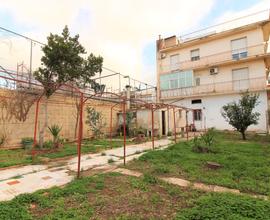 Appartamento Semi-indipendente con Giardino Comiso