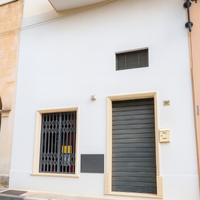 Locale Commericiale a Parabita Centro Storico