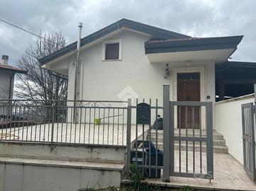 3 LOCALI A SPEZZANO DELLA SILA