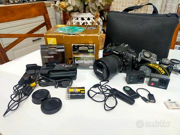 Nikon D7000 con accessori e Action Cam 