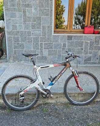 Bici MTB Scott in carbonio