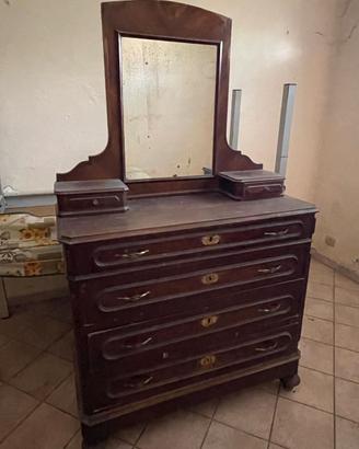Cassettiera con specchio