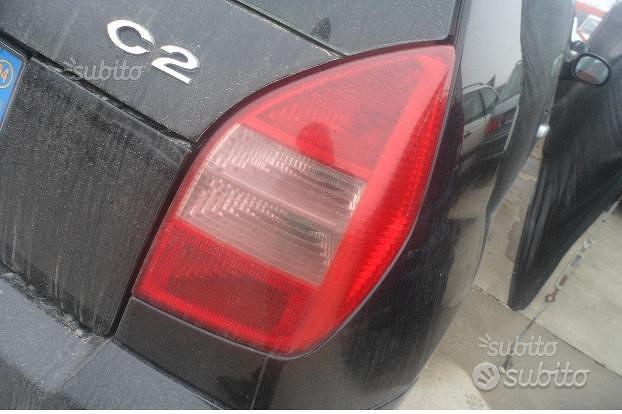 Ammortizzatori Cofano A Gas Per Citroen C2 2003-2009 - In Fibra Di Carbonio Rossa, Facili Da Installare, Set Da 2