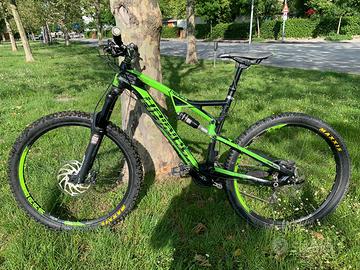 Mountainbike bi- ammortizzata Haibike verde e nera