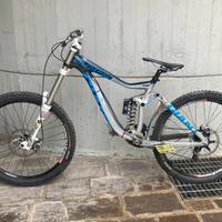Bicicletta downhill DH Giant Glory bike 26" M